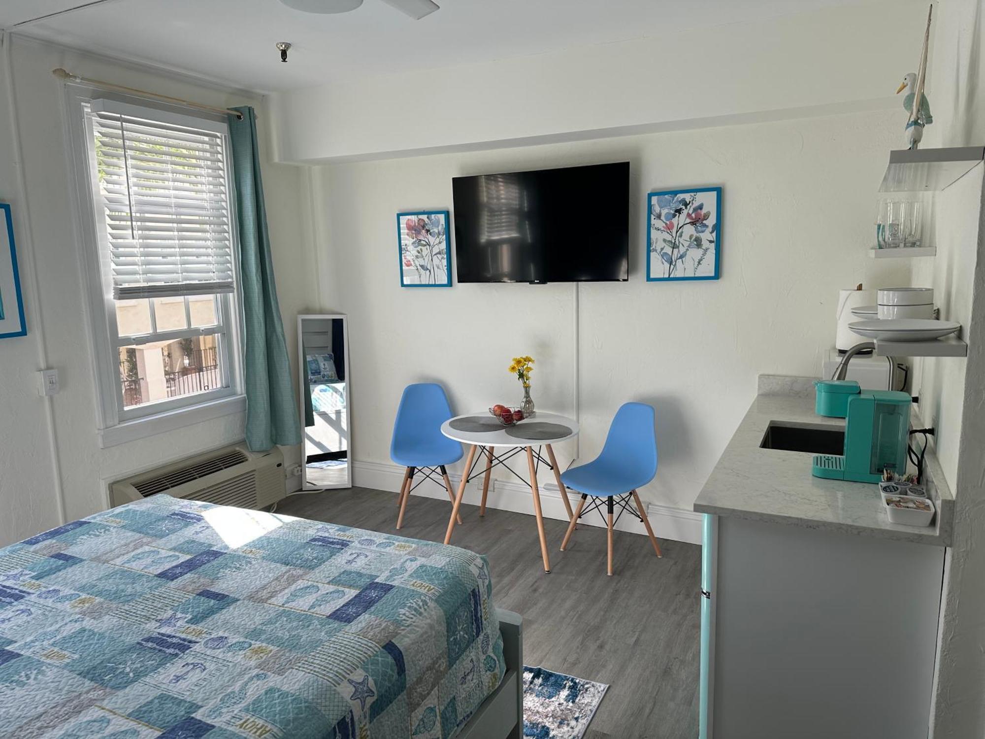 Cozy Studio In The Heart Of The Palm Beach Island - Free Valet Service Exterior photo